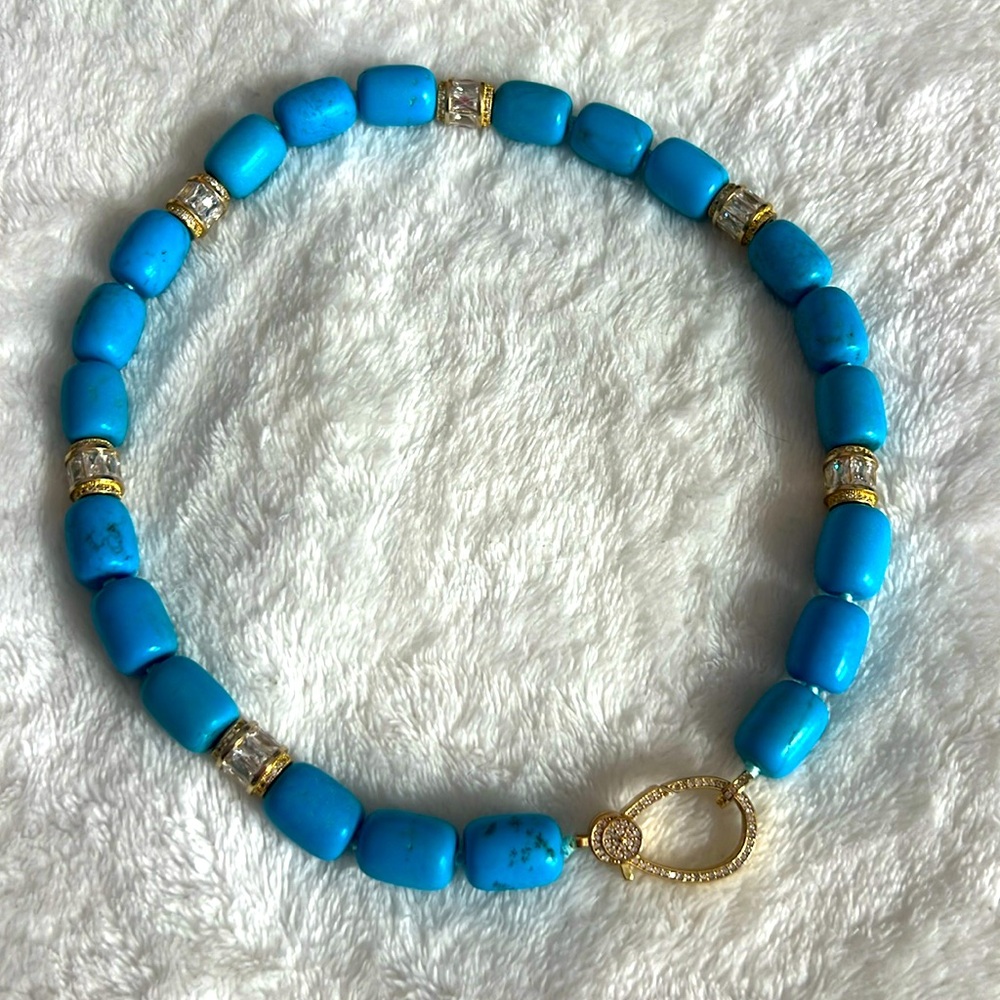 Real turquoise stine necklace